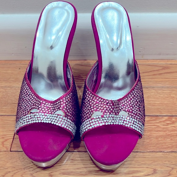 Pink heels - Picture 1 of 6